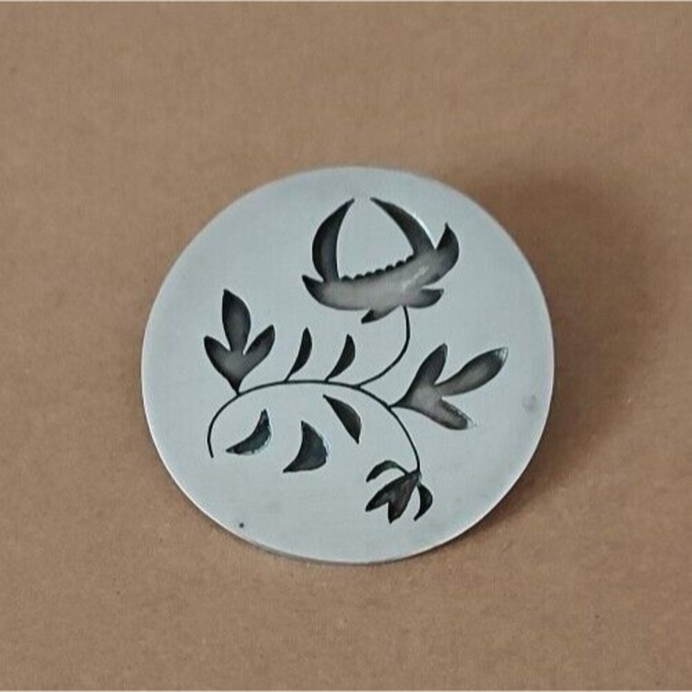 Vintage Sterling Silver 1 3/8" Round Floral Engraved Brooch Pin - 12g Weight